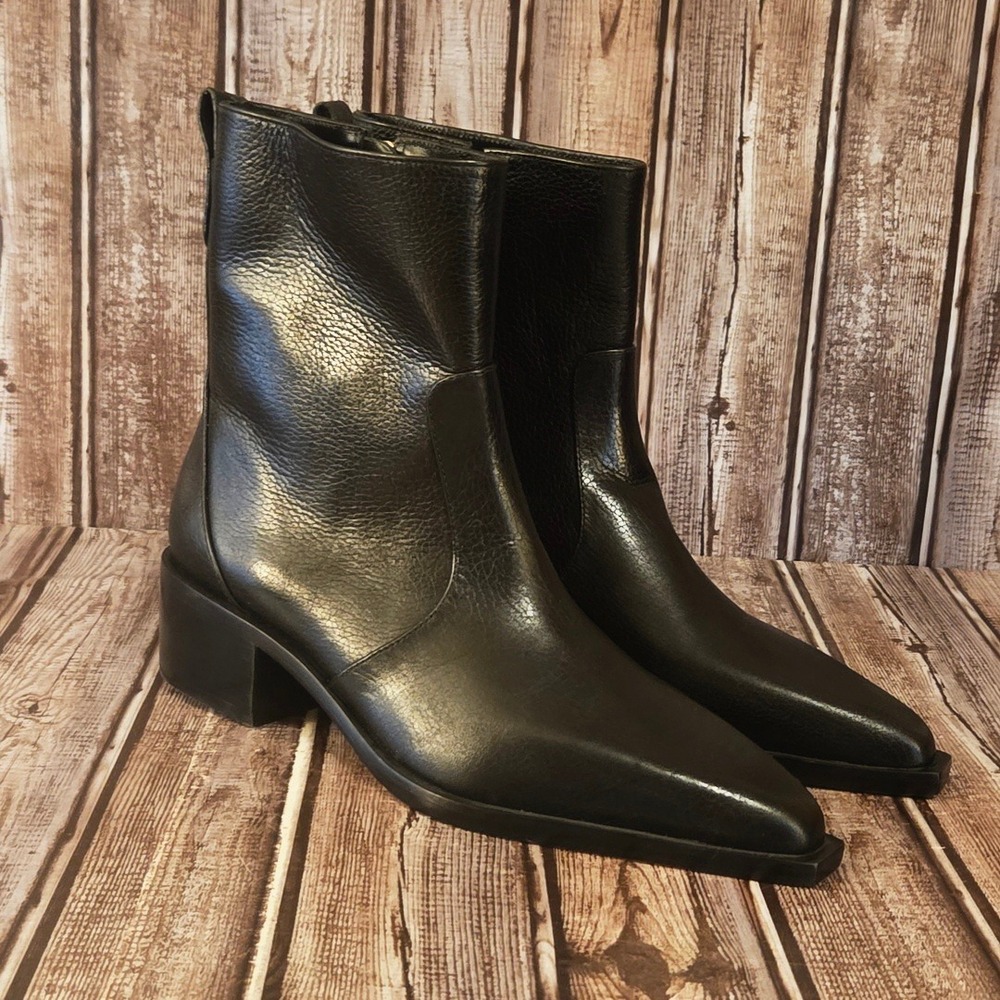 Sz 7 Womens Larroude Florencia Black Napa Antique Leather Low Ankle Boots NWOB